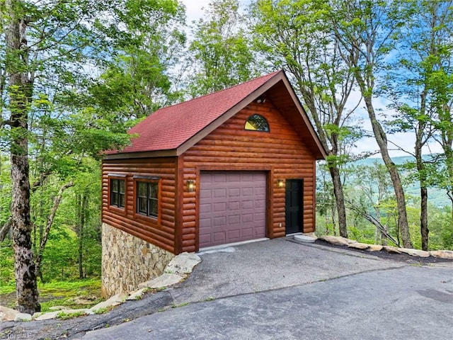 324 Sugar View Trl, Banner Elk, NC 28604 - detached garage featuring driveway