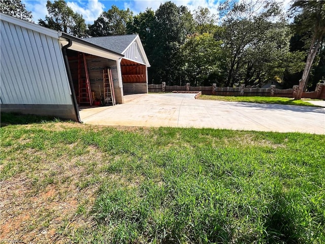 view of yard with a patio