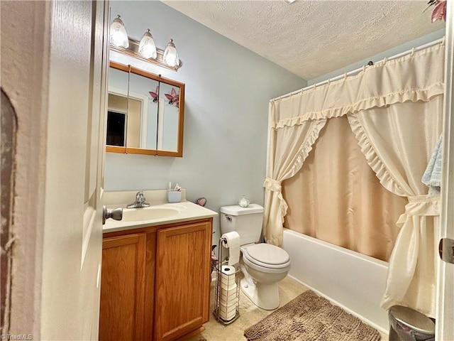 155 Page Farm Rd, Mount Airy, NC 27030 - full bath featuring shower / bath combo with shower curtain, toilet, vanity, and a textured ceiling
