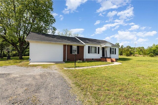 356 Davie Academy Rd, Mocksville, NC 27028 - single story home featuring crawl space, a front yard, and gravel driveway