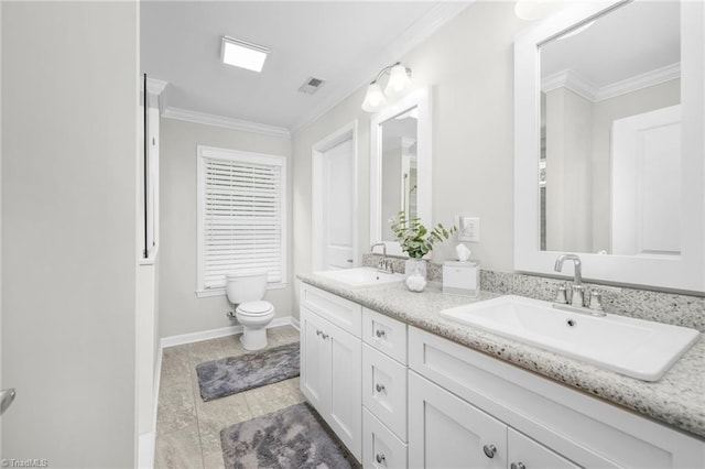 742 Teague Rd, Winston-Salem, NC 27107 - bathroom featuring double vanity and crown molding