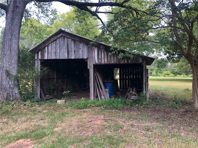 view of outdoor structure