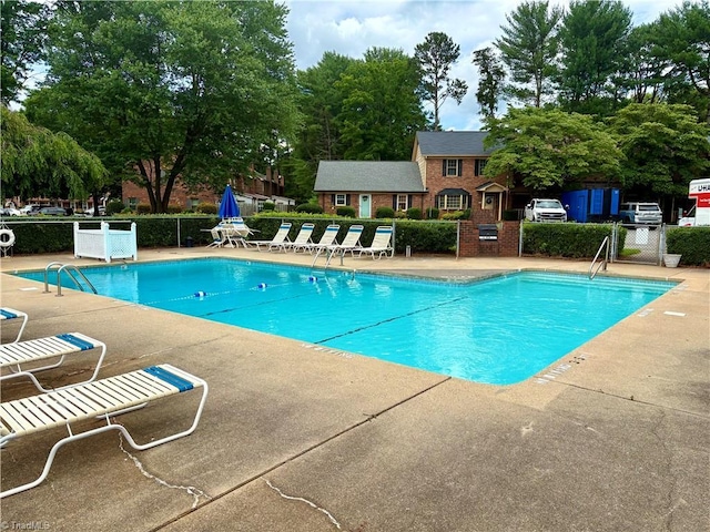 3128 Burke Mill Ct, Winston-Salem, NC 27103 - community pool with a patio area