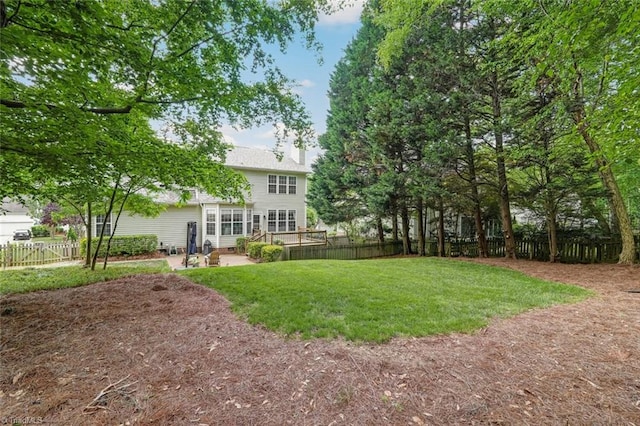 view of yard with a patio