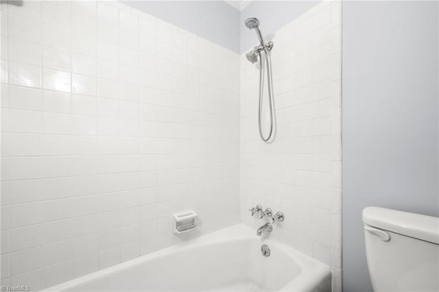1315 Waybridge Ln, Winston-Salem, NC 27103 - full bathroom with washtub / shower combination and toilet