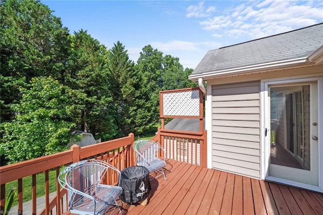 4012 Clarendon Ave, Winston-Salem, NC 27106 - deck with outdoor dining space