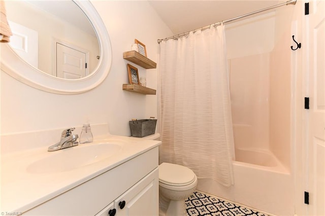 full bath with shower / bath combo with shower curtain, toilet, and vanity