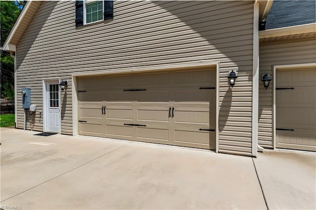 211 Hawks Nest Cir, Clemmons, NC 27012 - garage with driveway