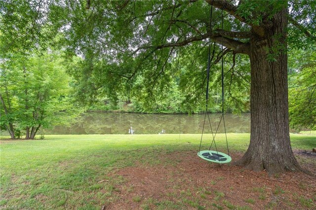 612 Wigeon Dr, Greensboro, NC 27455 - view of grassy yard