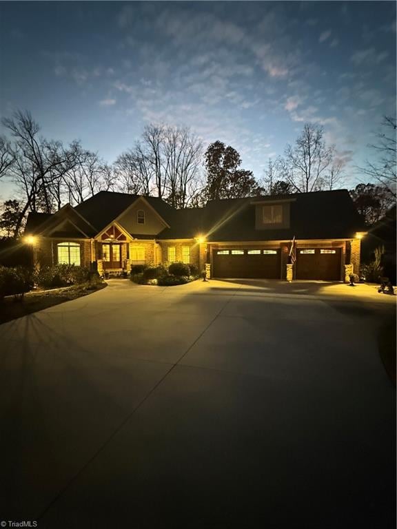 view of front facade with a garage