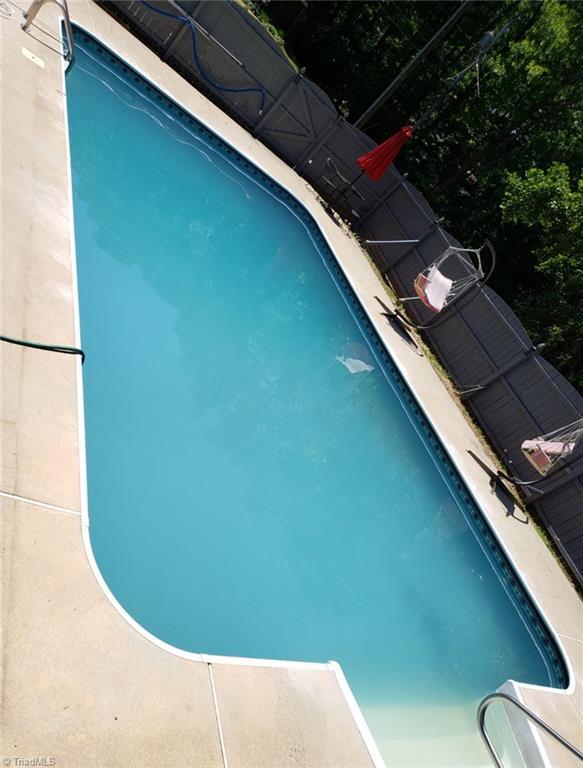 2800 Loch Dr, Winston-Salem, NC 27106 - view of pool