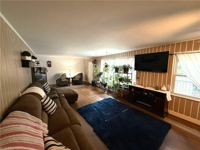 2800 Loch Dr, Winston-Salem, NC 27106 - living room featuring wood finished floors