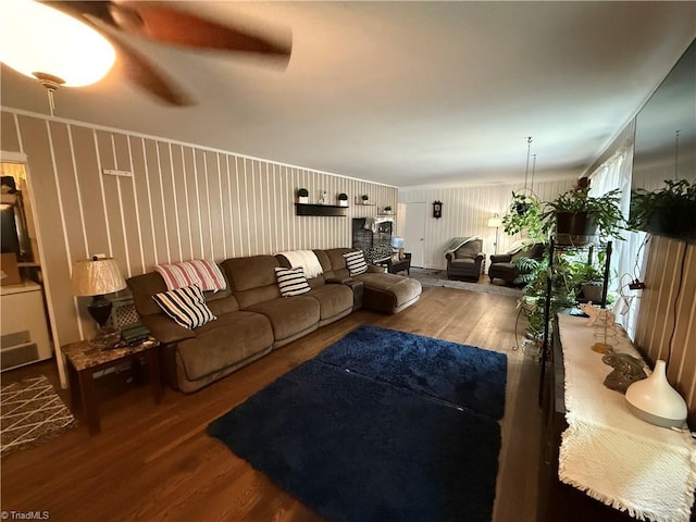 2800 Loch Dr, Winston-Salem, NC 27106 - living area featuring wood finished floors and ceiling fan