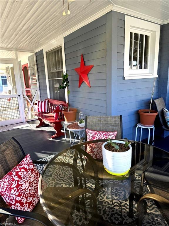 view of patio / terrace with covered porch