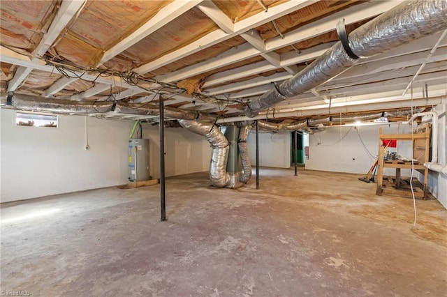 212 Lakeview Dr E, Thomasville, NC 27360 - unfinished basement featuring water heater