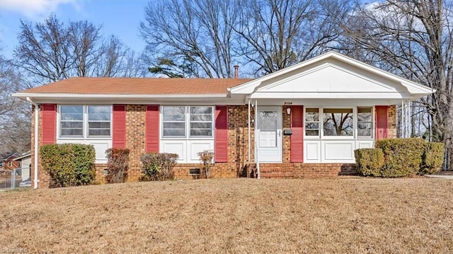 view of front facade featuring a front yard