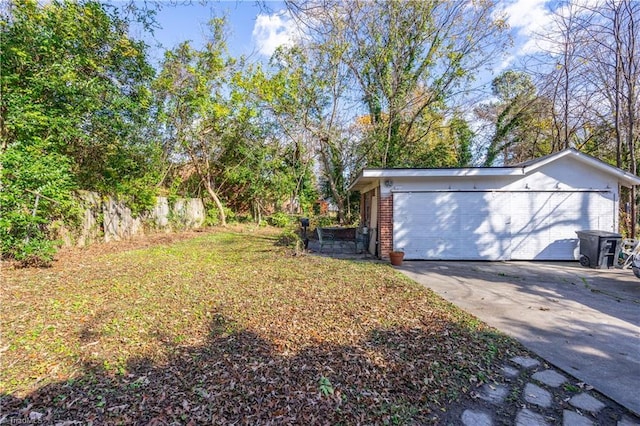 1112 Hamilton St, High Point, NC 27262 - view of yard with a detached garage