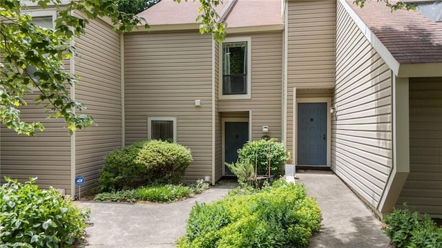 217 Village Ln Unit G, Greensboro, NC 27409 - view of exterior entry