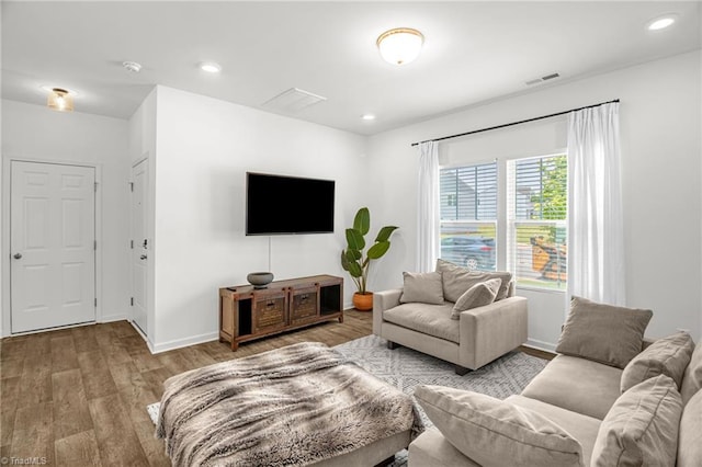 4062 Monteray Cir, High Point, NC 27265 - living area featuring wood finished floors, baseboards, and recessed lighting