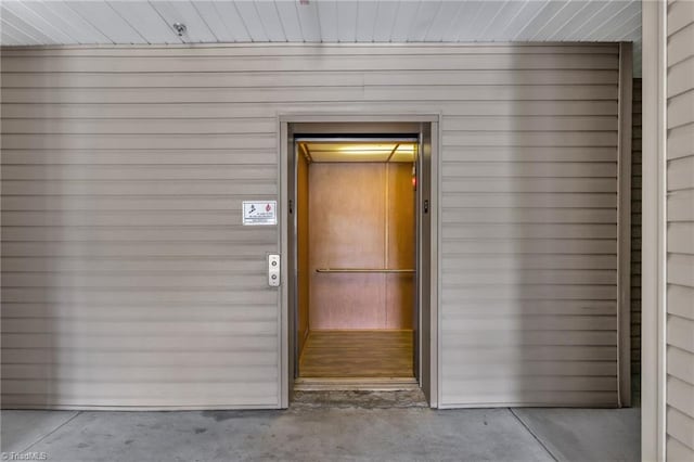 4455 Brassfield Dr Unit 306, Winston-Salem, NC 27105 - entrance to property featuring elevator