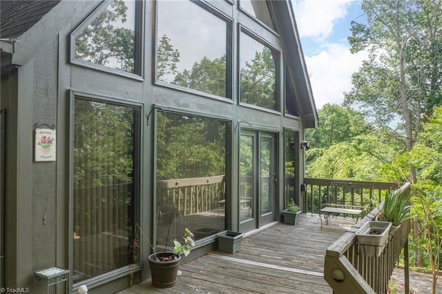 1920 Chateau Rdg, Winston-Salem, NC 27103 - view of wooden terrace