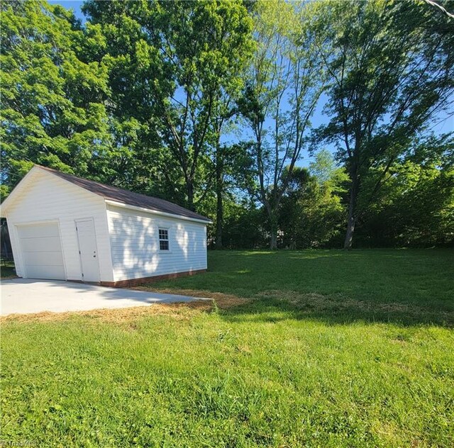 detached garage with driveway