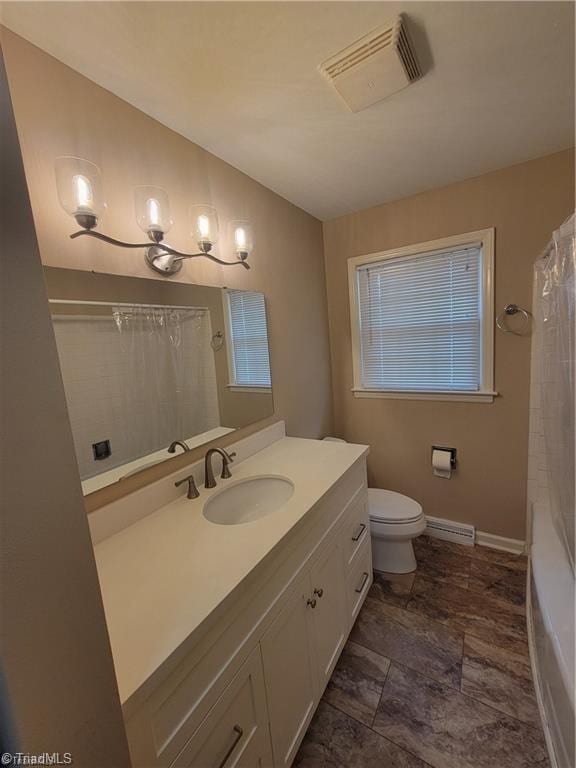 full bath featuring visible vents, a shower with shower curtain, toilet, a baseboard radiator, and vanity