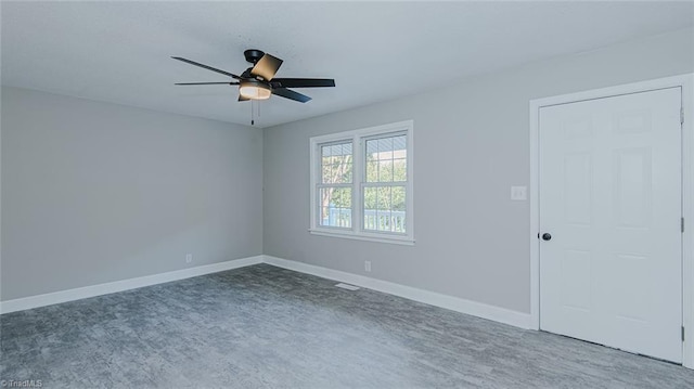 empty room featuring ceiling fan