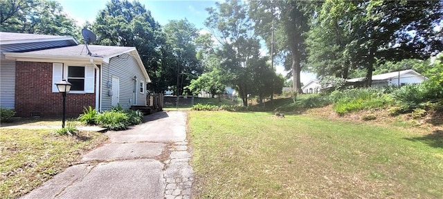305 Corliss St, Greensboro, NC 27406 - view of yard with driveway