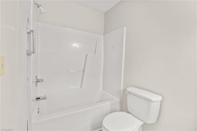 121 Jacklyn Ct, High Point, NC 27265 - bathroom featuring toilet and shower / washtub combination
