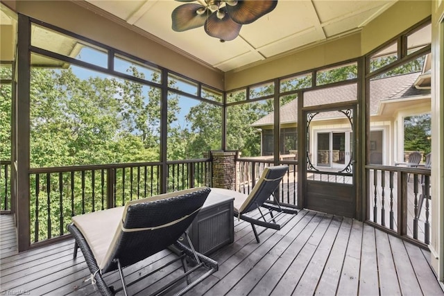 sunroom / solarium with ceiling fan