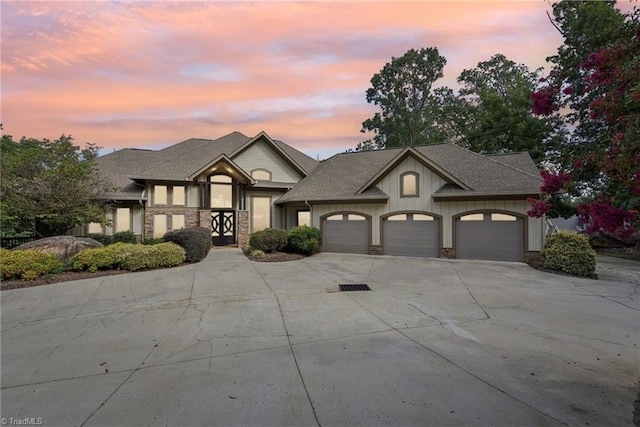 view of front facade featuring a garage