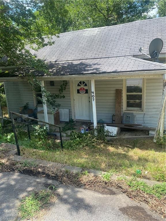 view of front of home with a porch