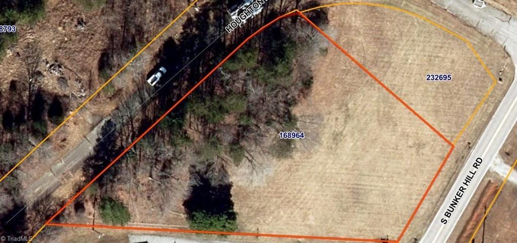 512 S Bunker Hill Rd, Colfax, NC 27235