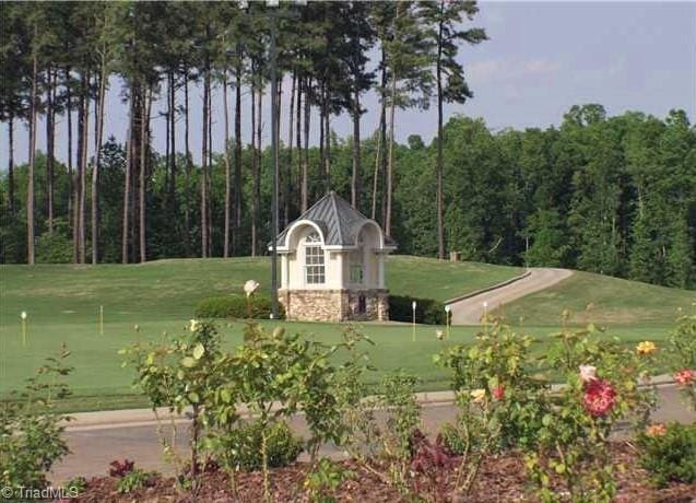 6 Old Park Ct, Greensboro, NC 27407