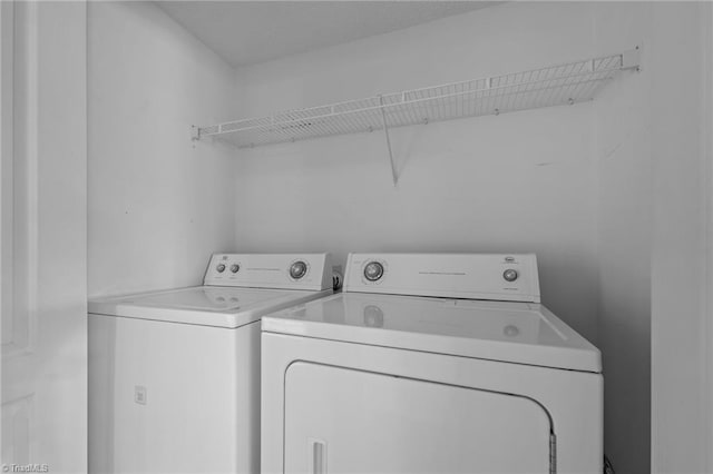 3027 Maple Ave Unit M2, Burlington, NC 27215 - laundry room featuring washing machine and clothes dryer