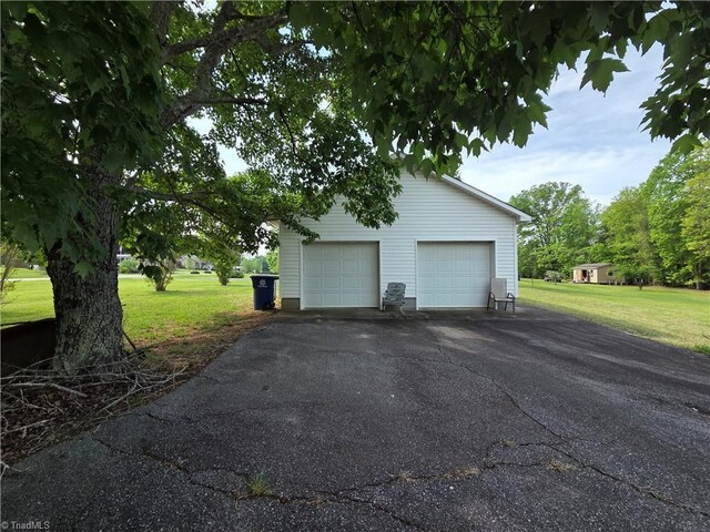 view of detached garage