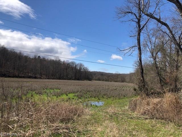 000 River Ridge Rd, Pfafftown, NC 27040