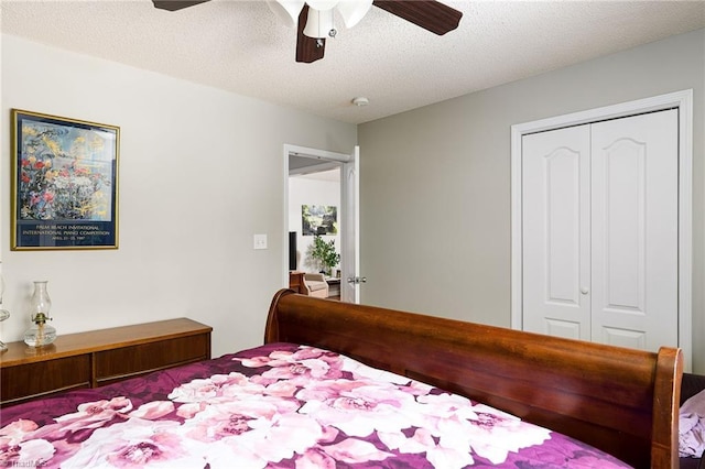 3714 Courtland Cir, Thomasville, NC 27360 - bedroom featuring a closet, ceiling fan, and a textured ceiling