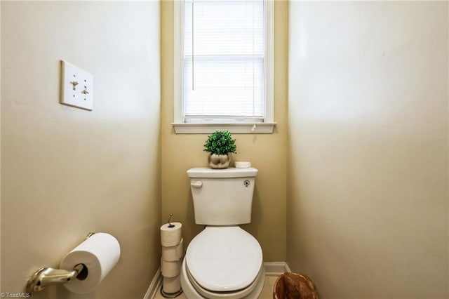 bathroom featuring toilet