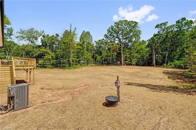 view of yard featuring cooling unit