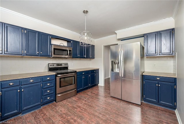 kitchen featuring blue cabinetry, decorative light fixtures, ornamental molding, dark hardwood / wood-style flooring, and stainless steel appliances