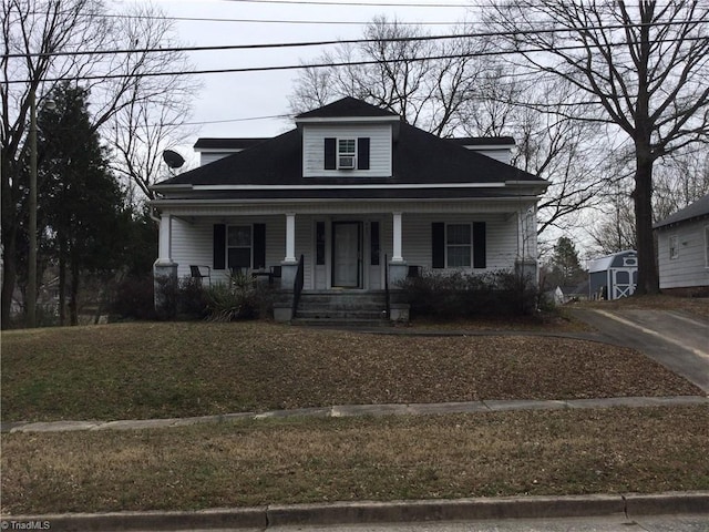 bungalow-style home with covered porch