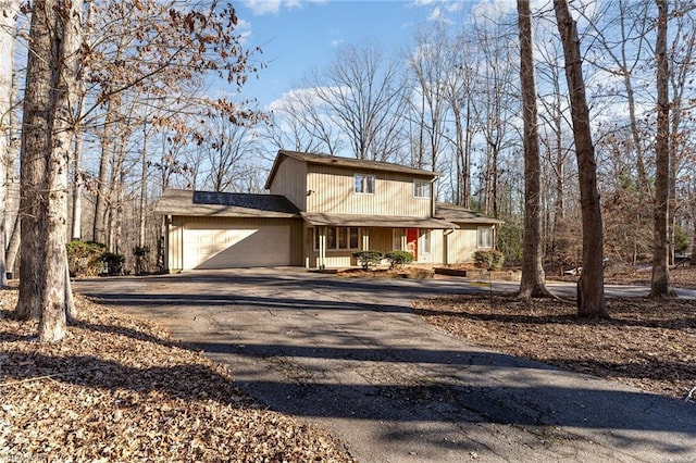 view of front facade with a garage