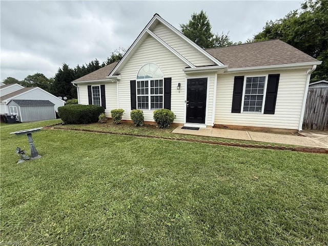 8 Franklinwood Dr, Greensboro, NC 27401 - single story home with roof with shingles