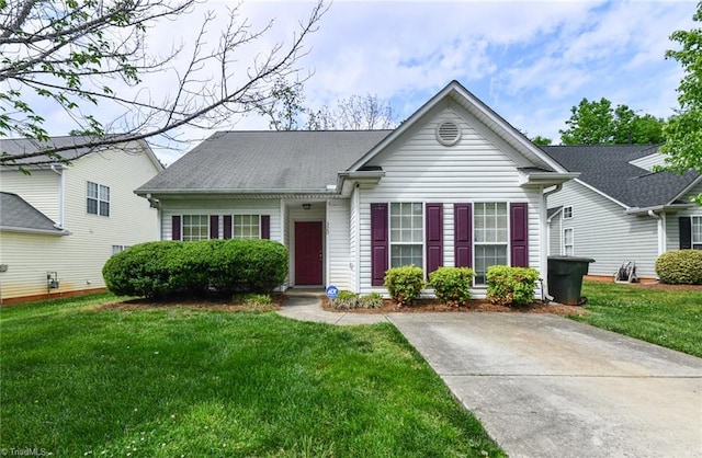320 Apple Ridge Rd, Greensboro, NC 27406 - view of front of house featuring a front lawn