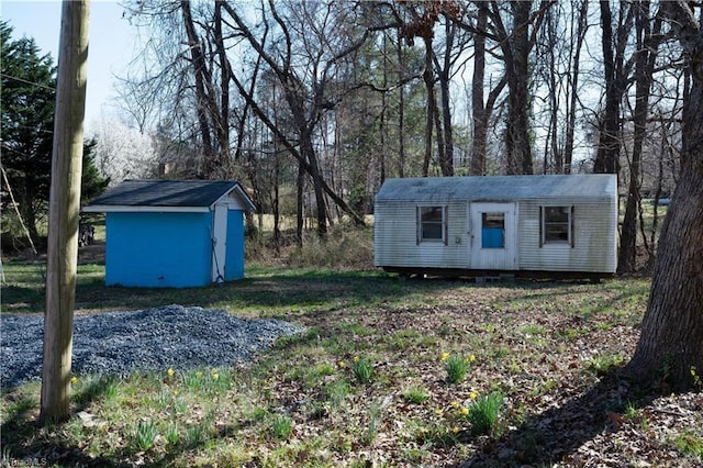 1473 Briarcliff Dr, Asheboro, NC 27205 - view of outbuilding featuring an outdoor structure
