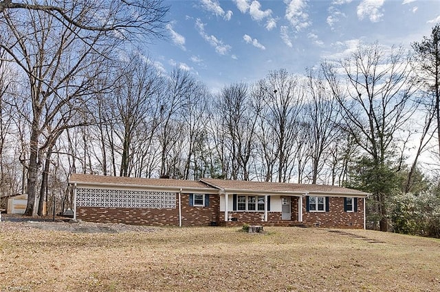 view of front of home with a front lawn