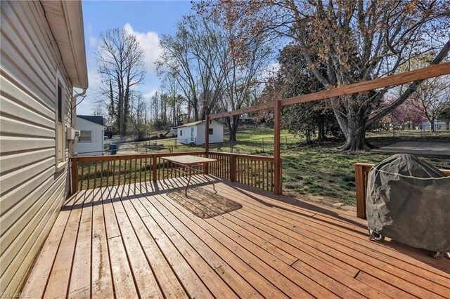 1109 Wildwood Rd NE, Lenoir, NC 28645 - wooden terrace with an outdoor structure