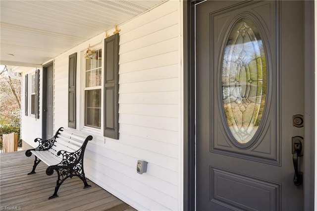 entrance to property with covered porch